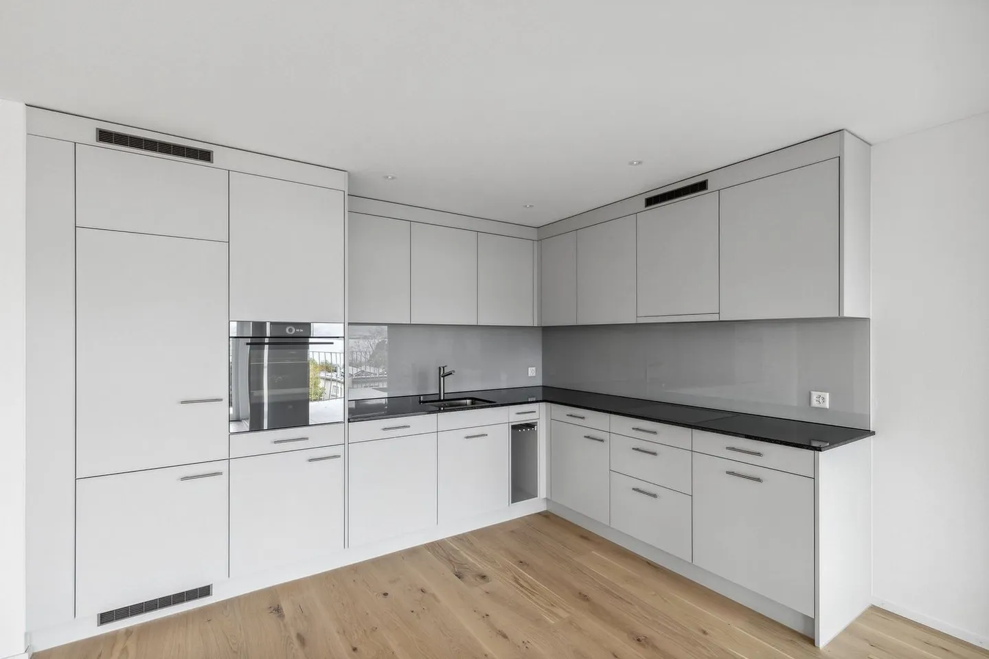 Attraktive 3.5-Zimmer-Wohnung mit Seeblick und hochwertigem Ausbau - Foto 3 von 11