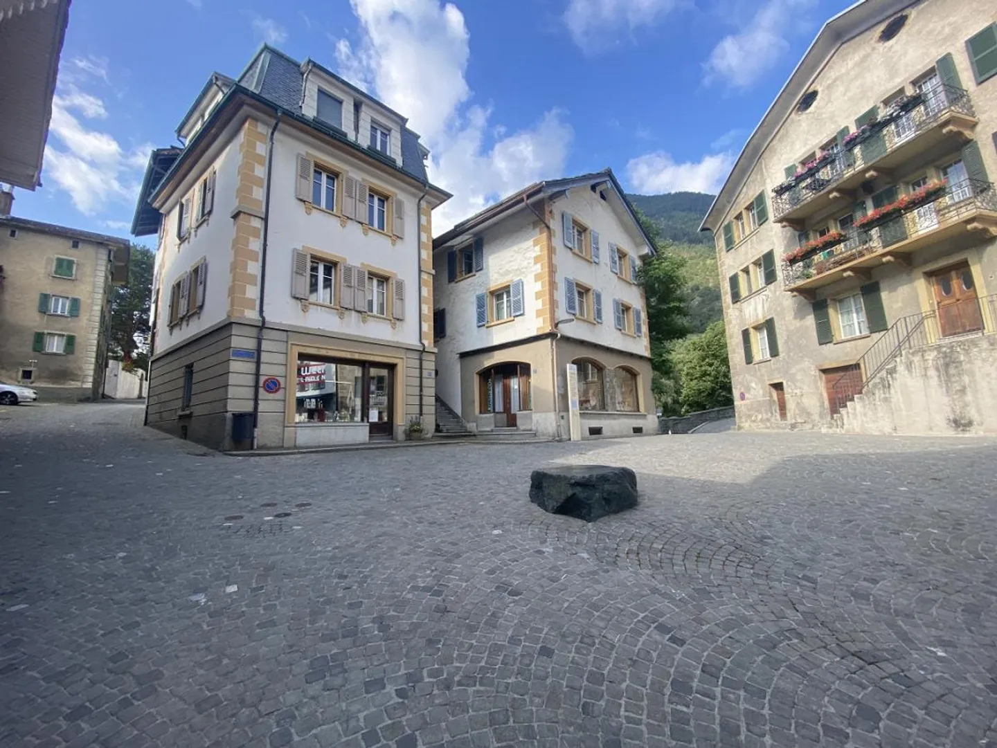 Charmante 1-Zimmer-Wohnung in Visp - Foto 2 von 8