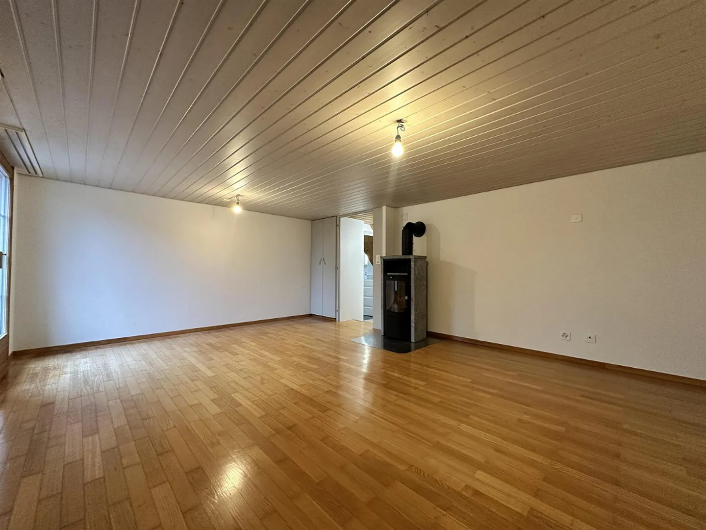 Charmante 4.5-Zimmer-Doppelhaushälfte - Foto 3 von 13