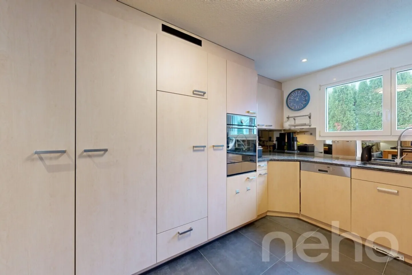 Sustainable 6½-room corner townhouse with a view of Pilatus - Photo 2 of 12