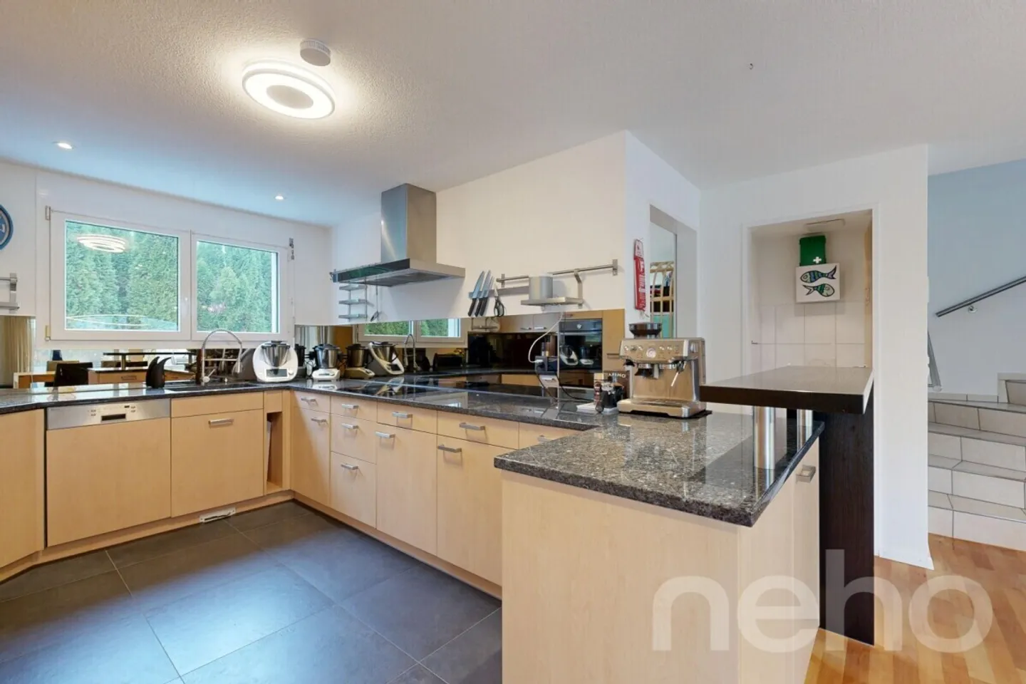 Sustainable 6½-room corner townhouse with a view of Pilatus - Photo 3 of 12