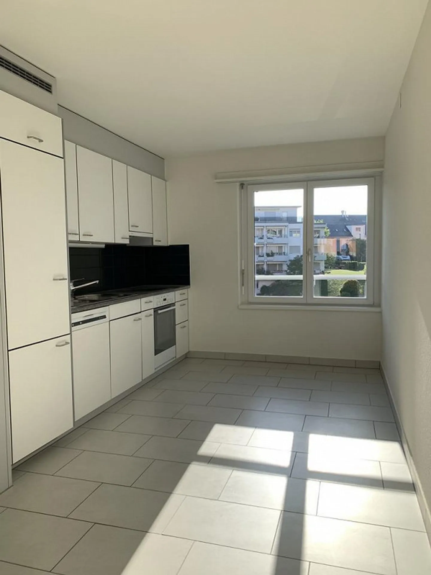 Appartement de 2,5 pièces au 2ème étage dans un emplacement central à Thalwil - Photo 4 sur 6