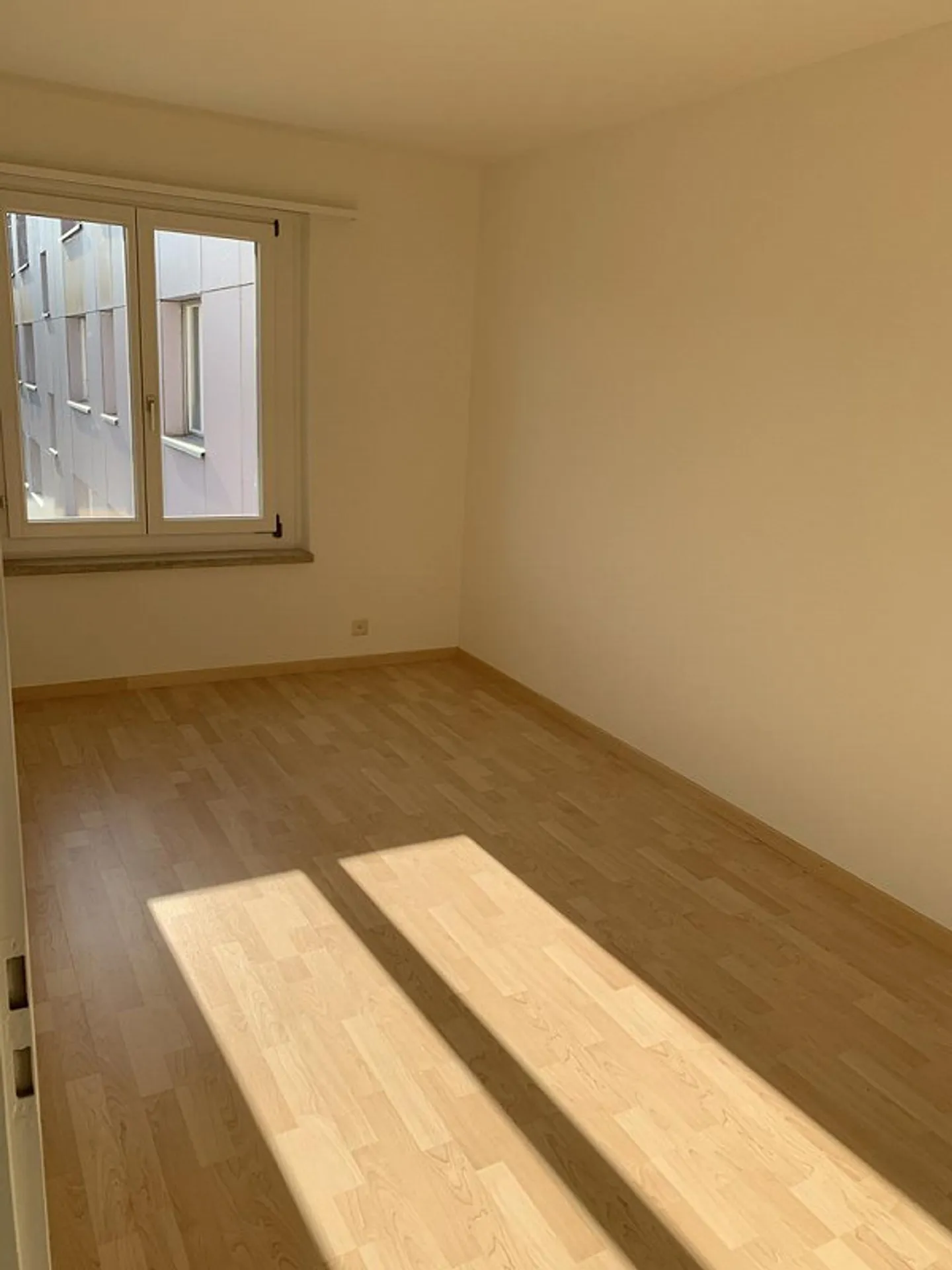 Appartement de 2,5 pièces au 2ème étage dans un emplacement central à Thalwil - Photo 5 sur 6