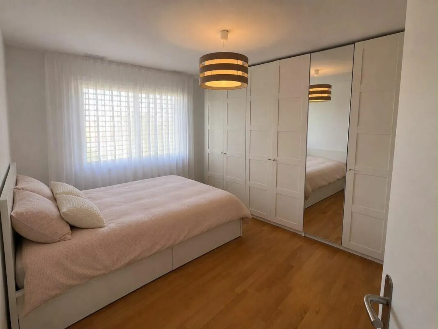 Modern 3.5-room apartment with a view of greenery - Photo 3 of 6