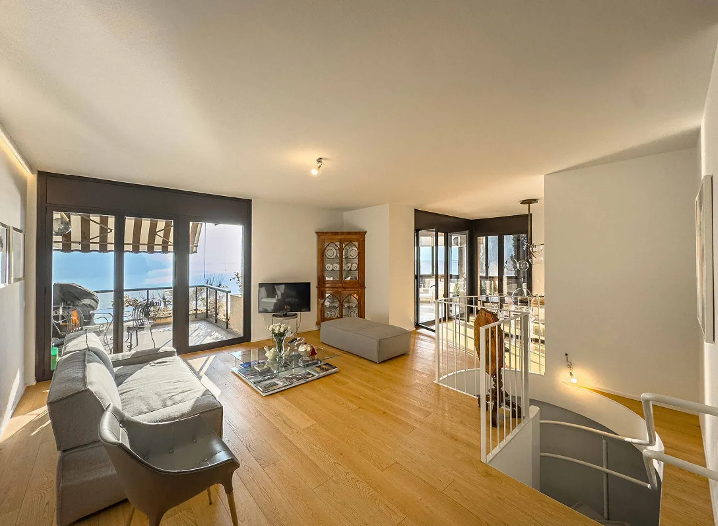 5,5-Zimmer-Duplex mit Seeblick in Castagnola - Foto 1 von 11