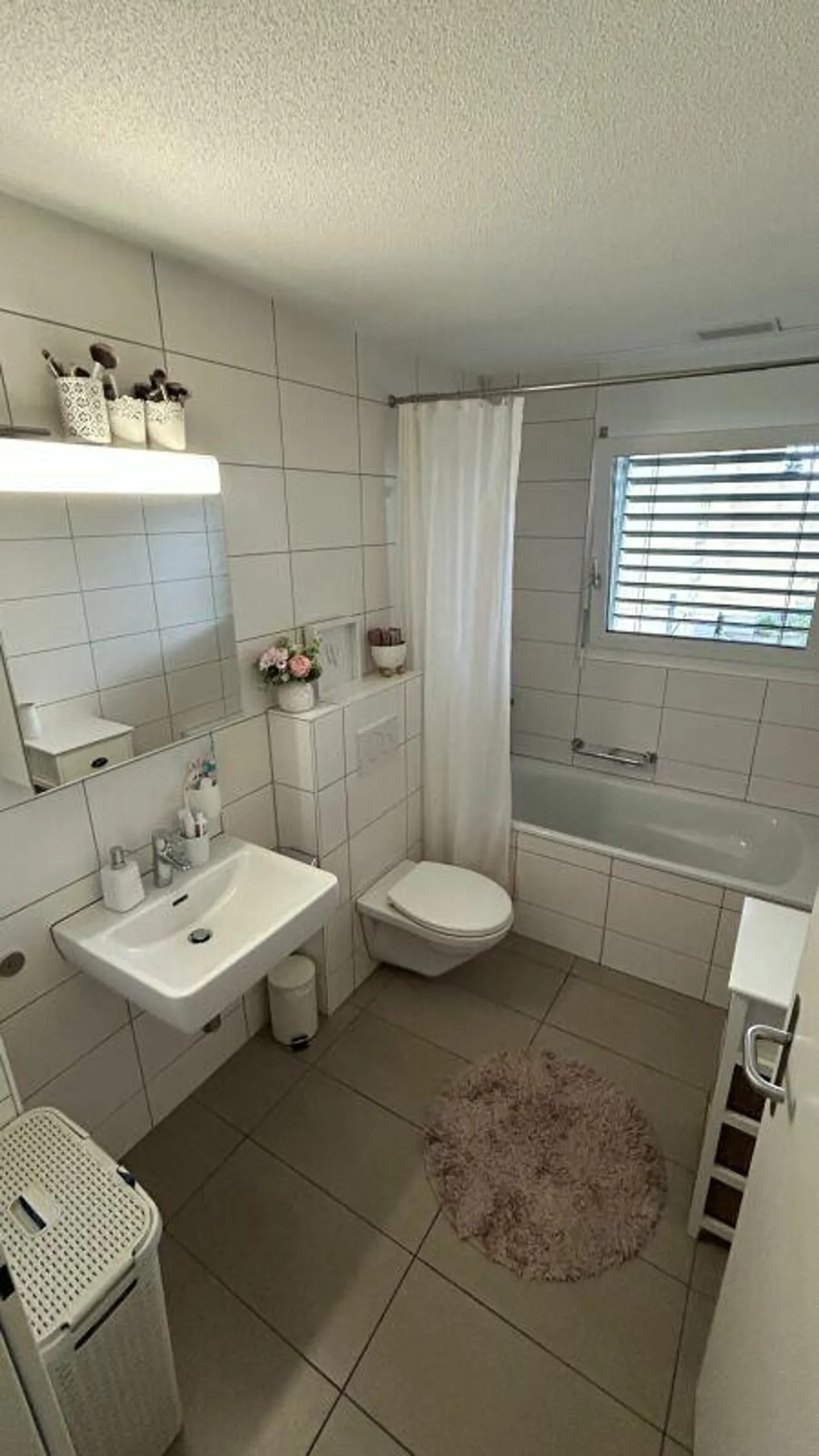 Modern 3.5-room apartment with a view of greenery - Photo 5 of 6