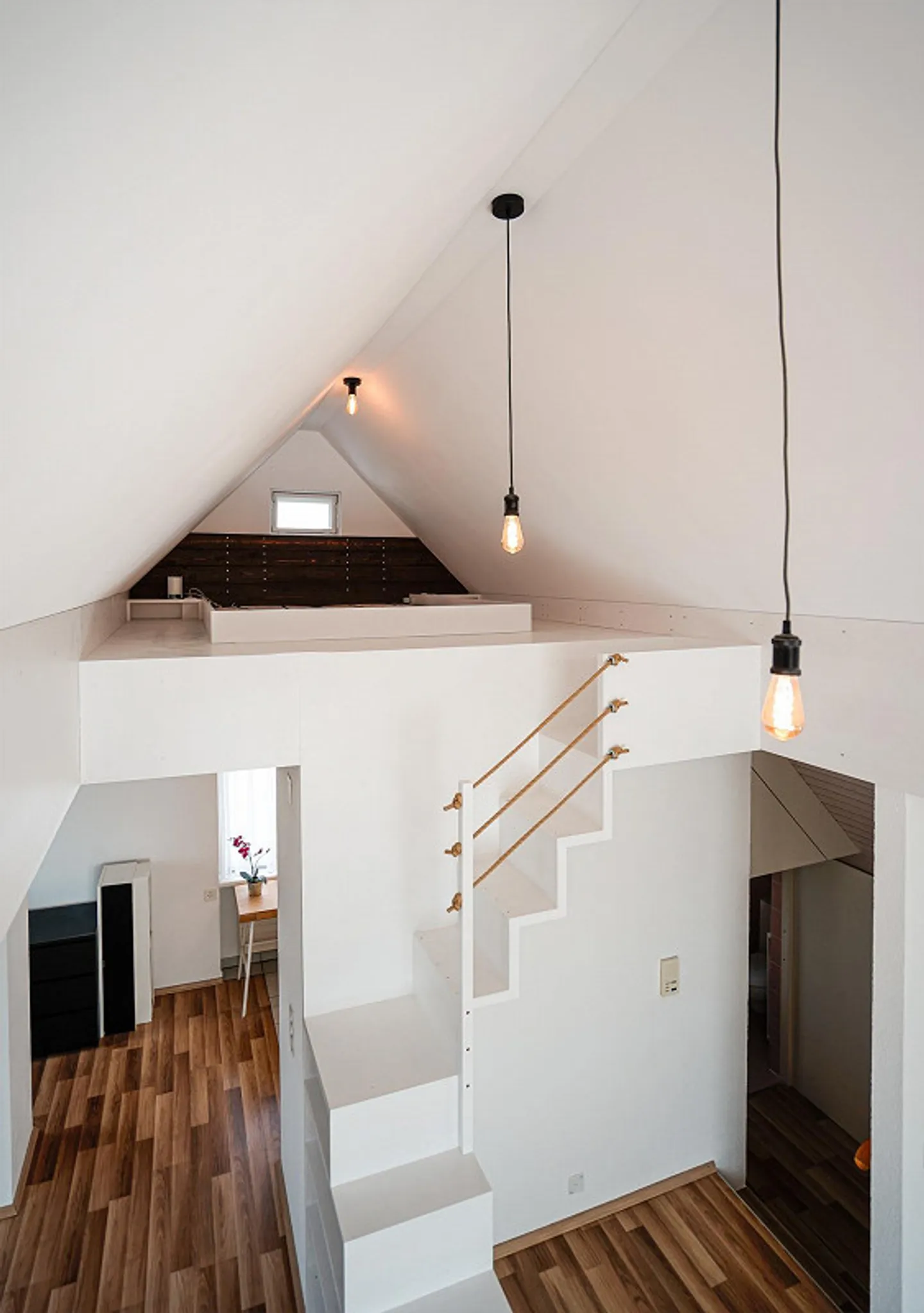 Attic apartment with many extras in a quiet location for rent - Photo 6 of 18