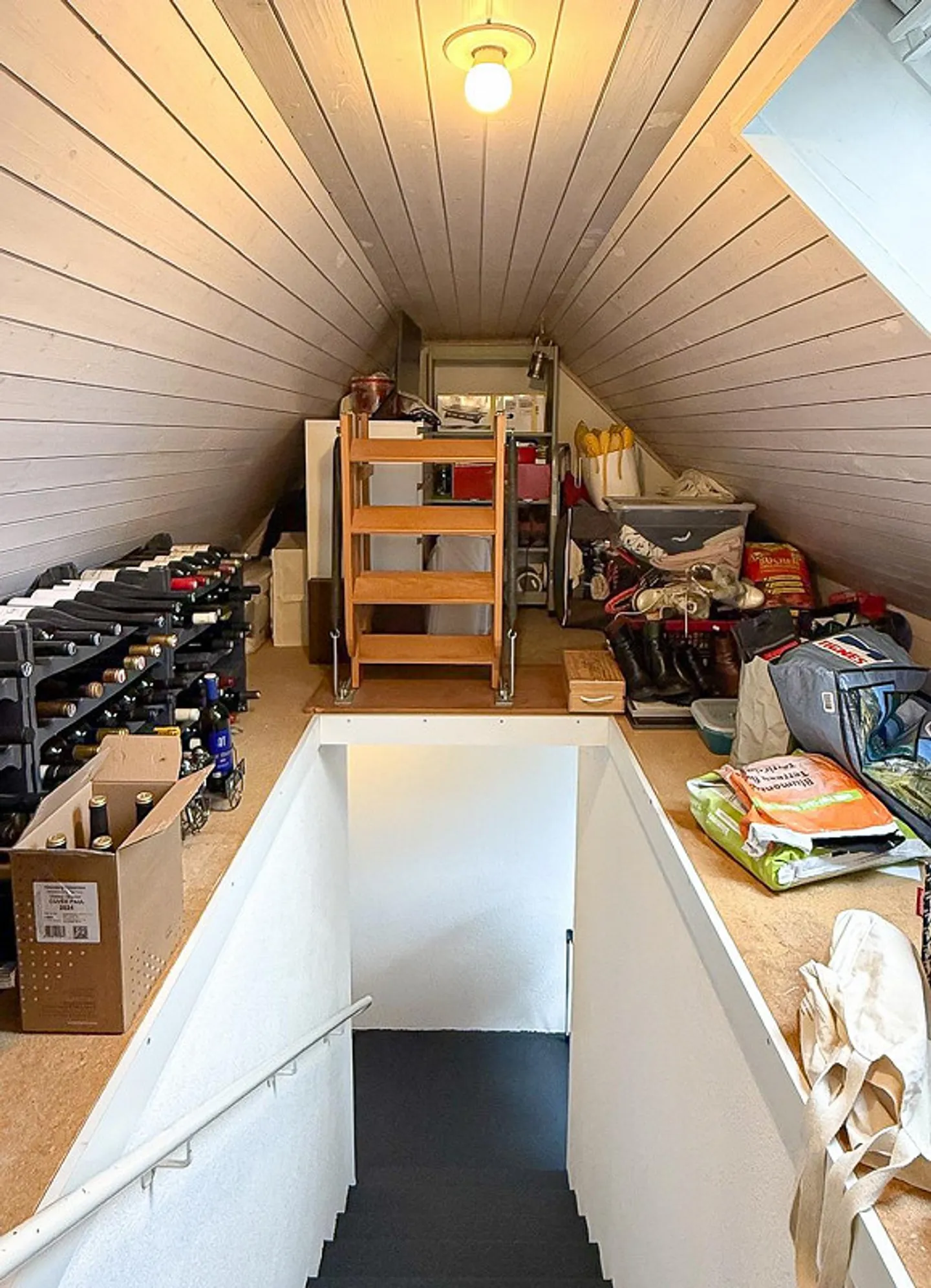 Attic apartment with many extras in a quiet location for rent - Photo 12 of 18