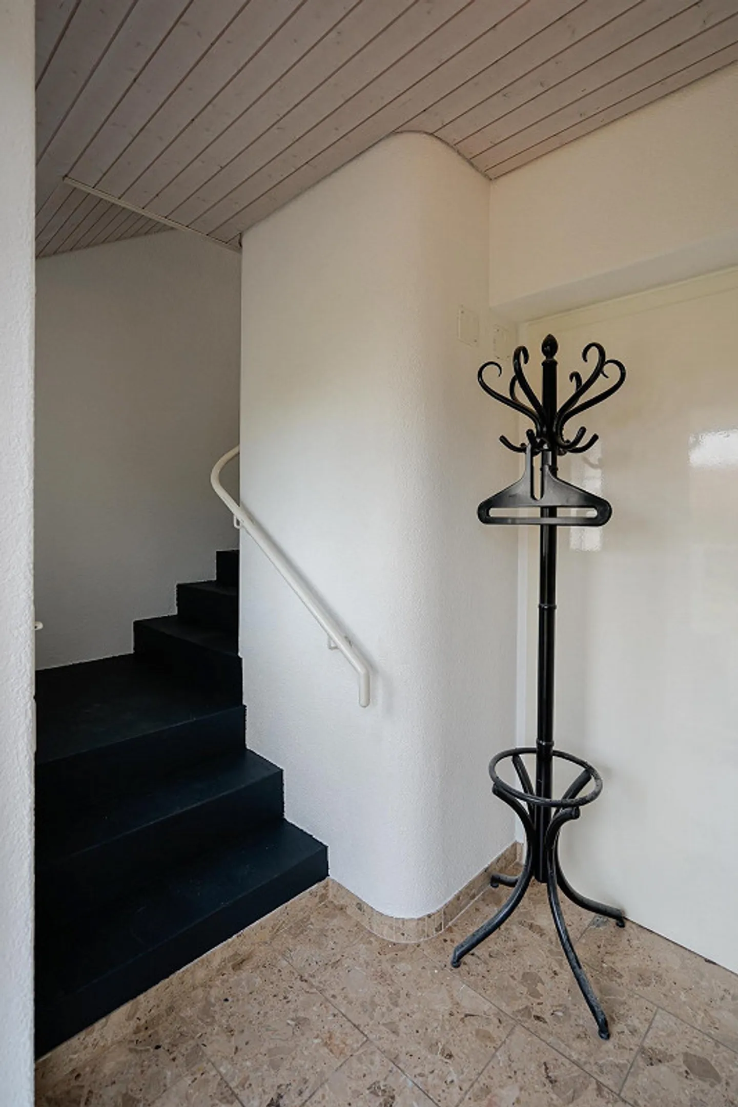 Attic apartment with many extras in a quiet location for rent - Photo 15 of 18