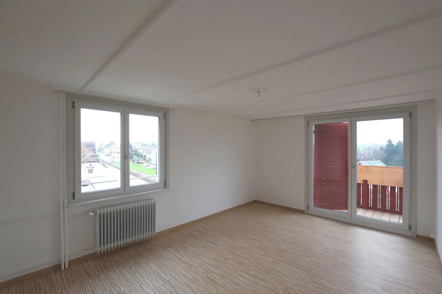 Renovated apartment with balcony - Photo 6 of 8
