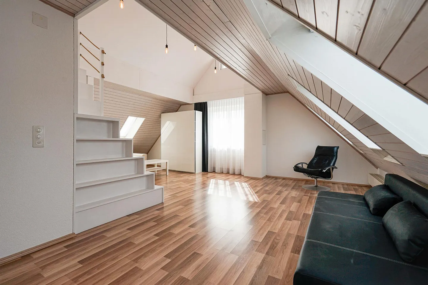 Attic apartment with many extras in a quiet location for rent - Photo 8 of 18