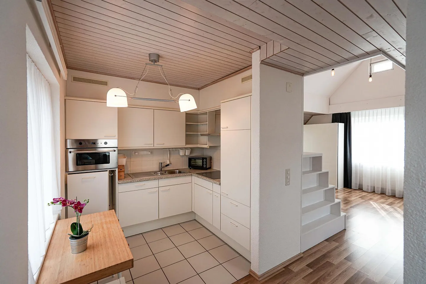 Attic apartment with many extras in a quiet location for rent - Photo 9 of 18