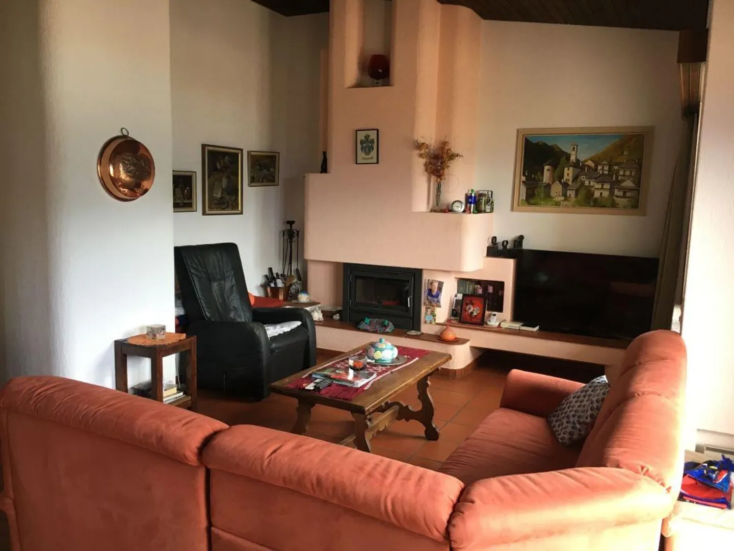Bella casa a schiera con 8,5 stanze, piscina e vista mozzafiato - Foto 6 di 15