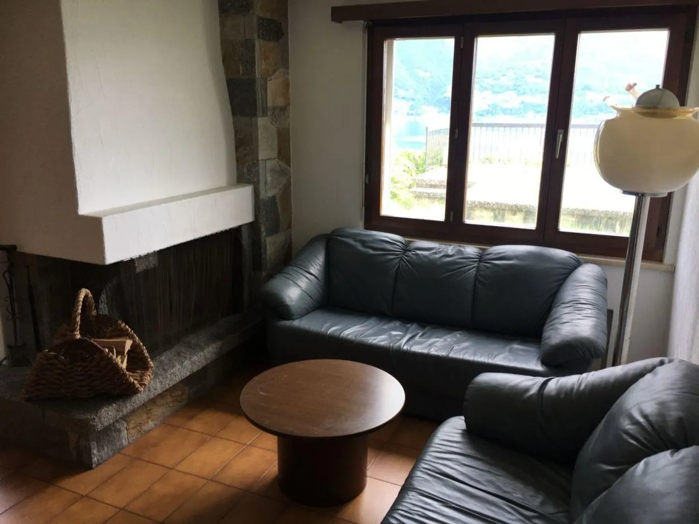 Bella casa a schiera con 8,5 stanze, piscina e vista mozzafiato - Foto 10 di 15