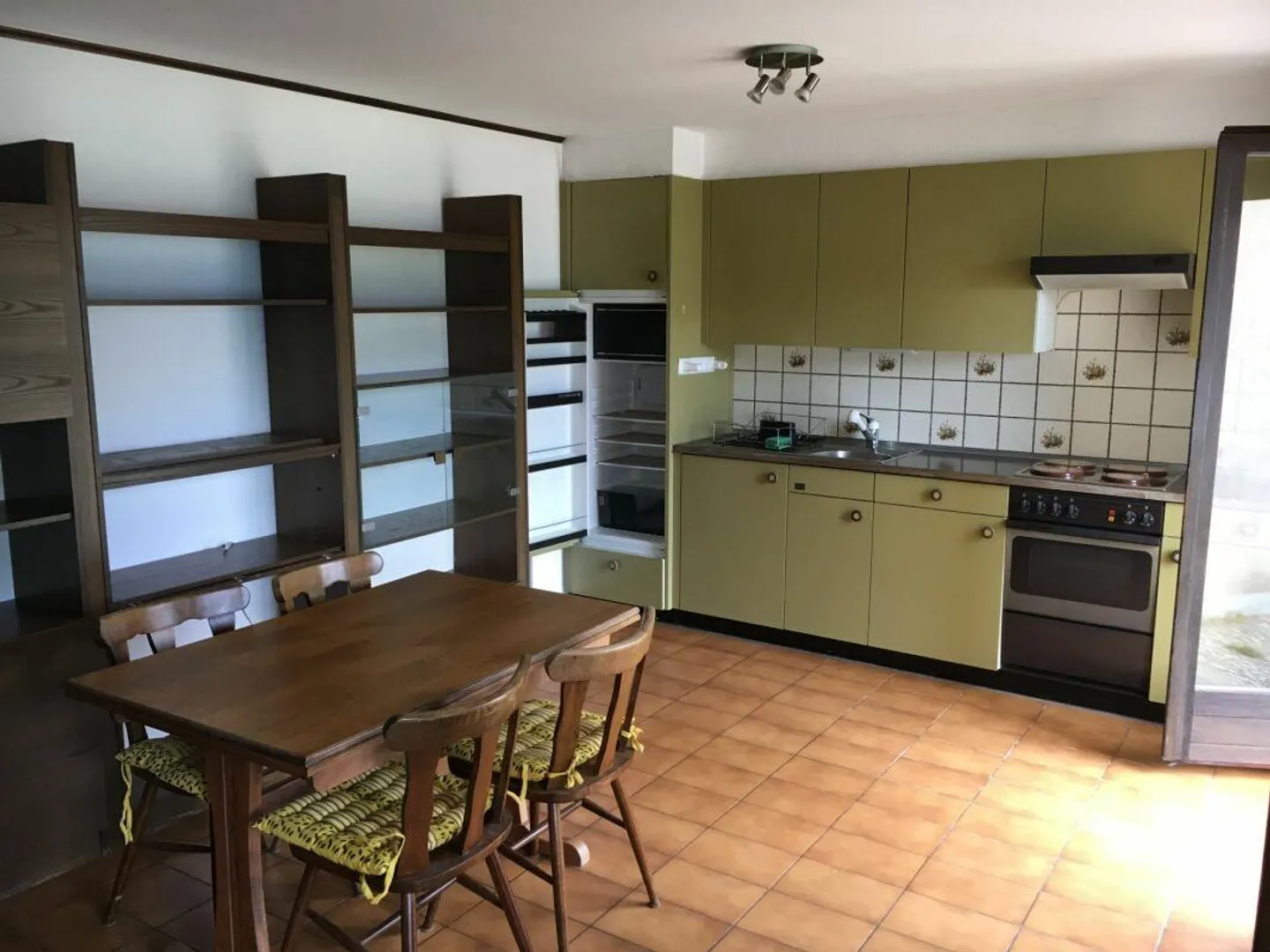 Bella casa a schiera con 8,5 stanze, piscina e vista mozzafiato - Foto 11 di 15