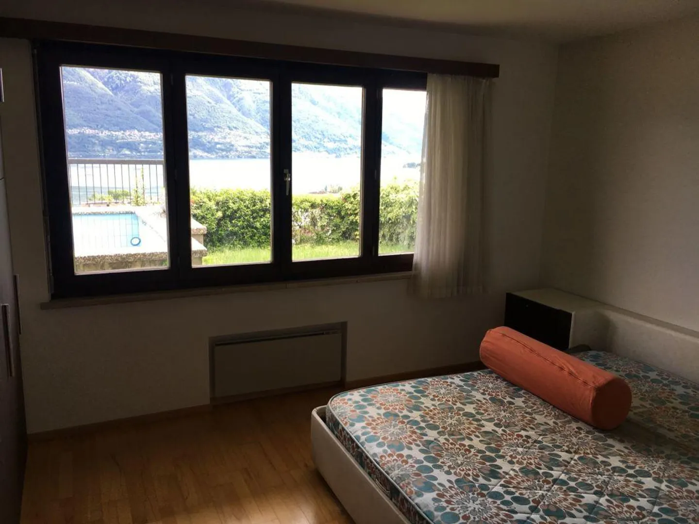 Bella casa a schiera con 8,5 stanze, piscina e vista mozzafiato - Foto 12 di 15