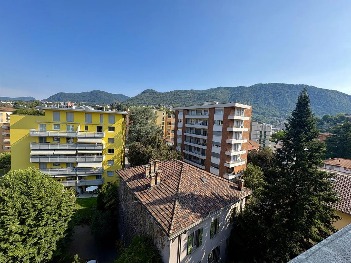 1.5-room apartment – Chiasso center - Photo 2 of 7