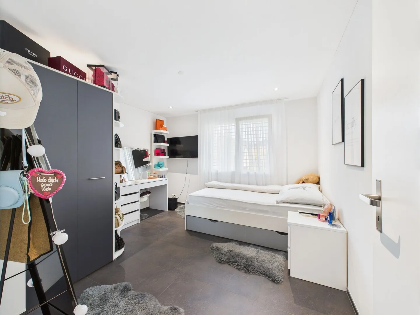 HAUT NIVEAU DE CONSTRUCTION AVEC GRAND ESPACE DE SEJOUR DANS LE JARDIN ! - Photo 7 sur 9