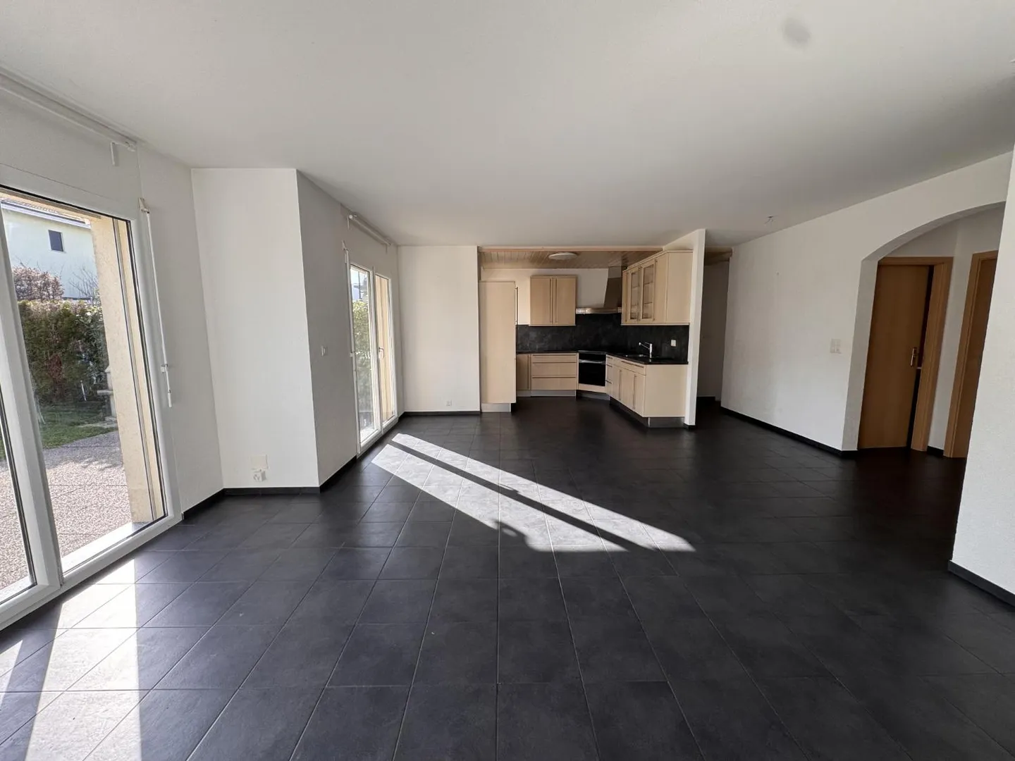 Casa contigua 6,5 stanze - Foto 3 di 16