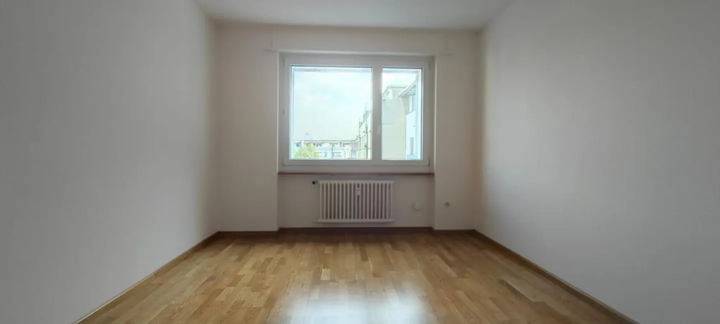 Appartement rénové de 3 pièces près de la gare - Photo 2 sur 10