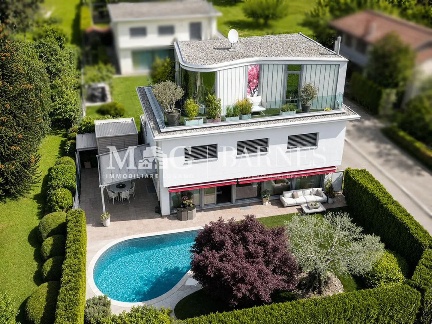 Mendrisio, Stabio: Großes Einfamilienhaus mit Garten und Pool - Foto 1 von 18