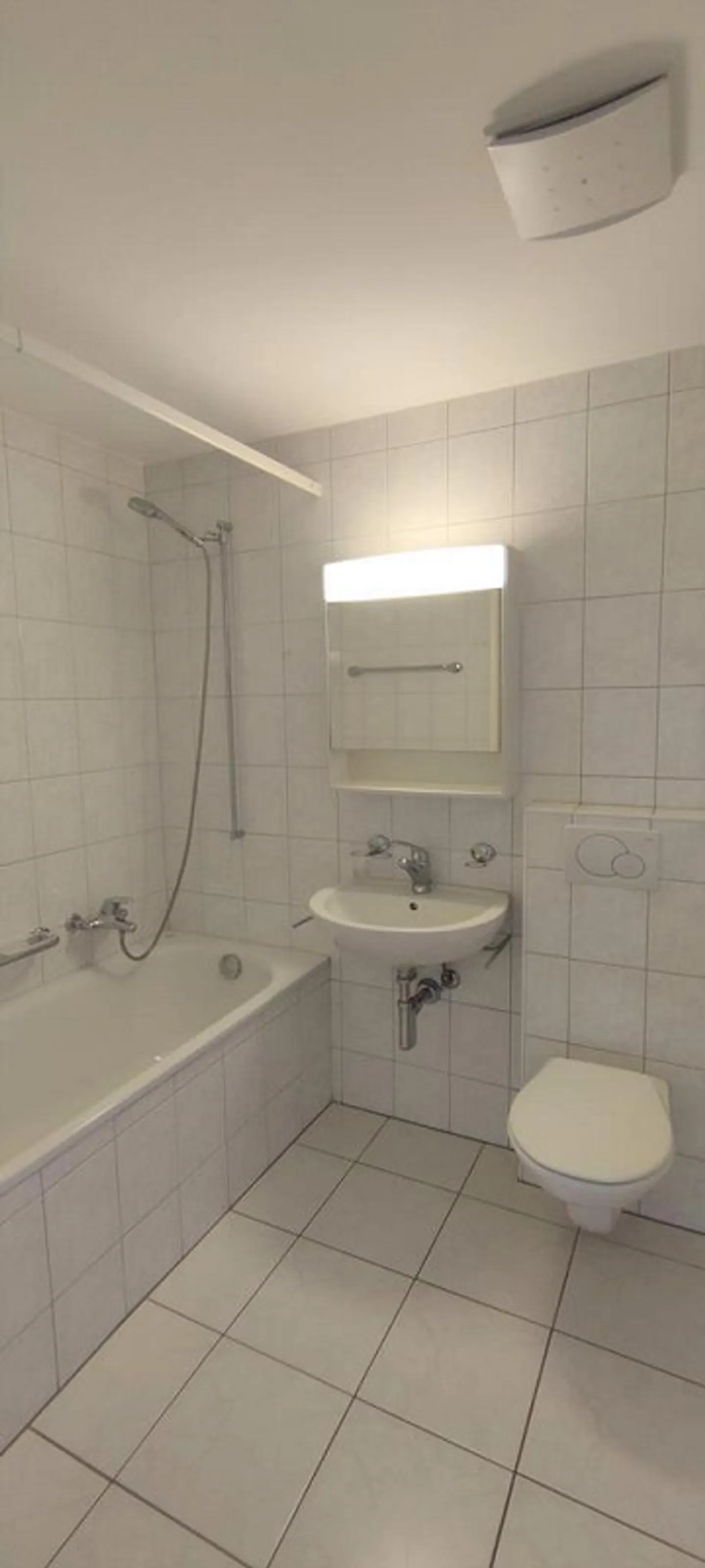 Appartement rénové de 3 pièces près de la gare - Photo 8 sur 10