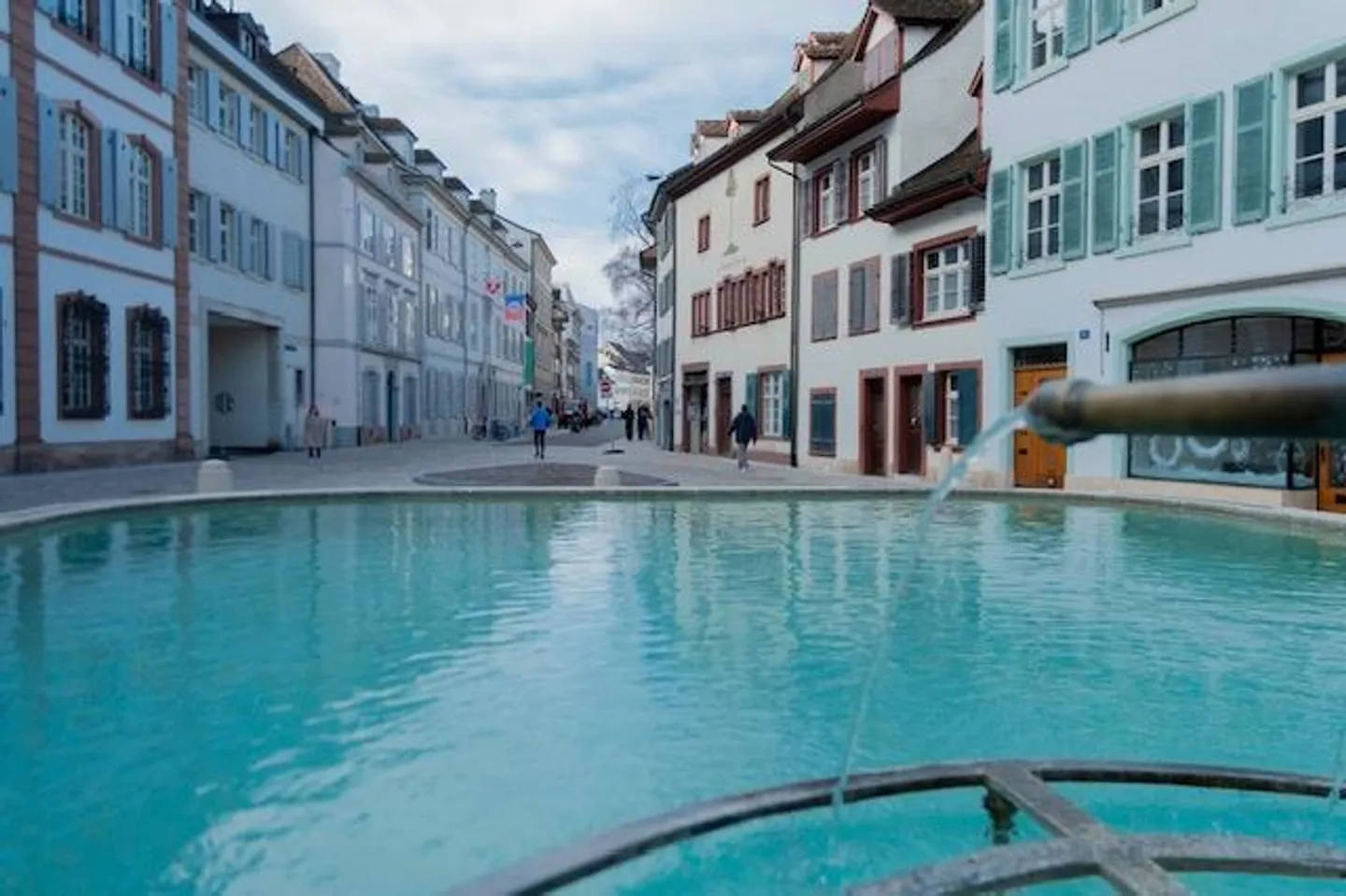 «für IMMED. NOVEMBER NUR    k i w i h o m e s . c h  AussenParlPlatz -  Aeschenplatz / Bankenzentrum Umgebung» - Foto 1 von 4