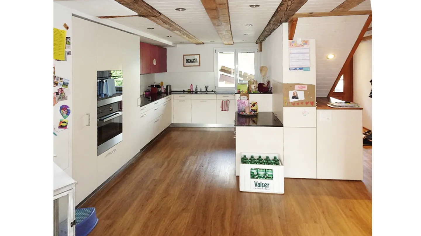 Casa unifamiliare con molto spazio - Foto 1 di 3