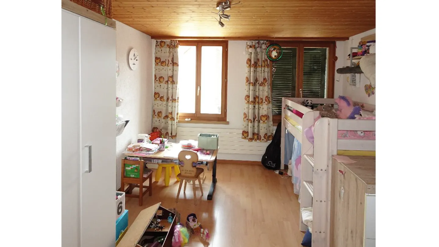 Casa unifamiliare con molto spazio - Foto 2 di 3