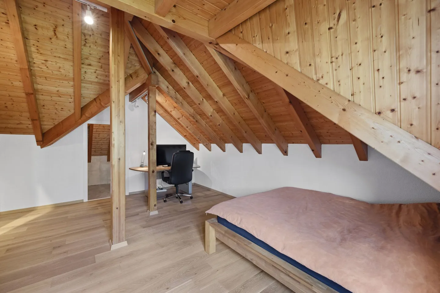 Wunderschöne 6-Zimmer-Villa 1/2 von 297 m2 mit einem wunderschönen Außenbereich - Foto 11 von 33
