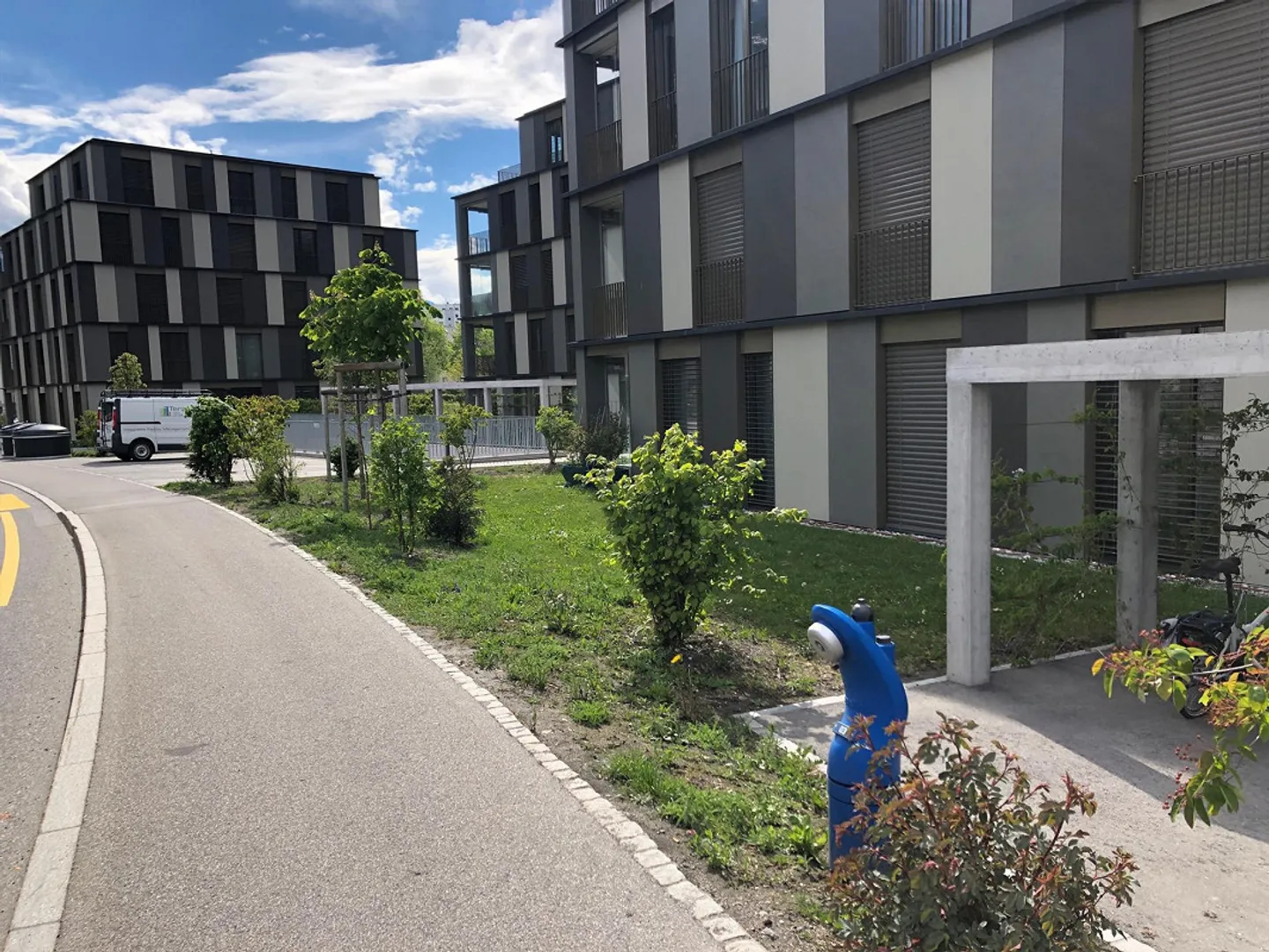 Appartement penthouse exclusif de 4½ pièces avec terrasse ensoleillée et vue panoramique - Photo 2 sur 14