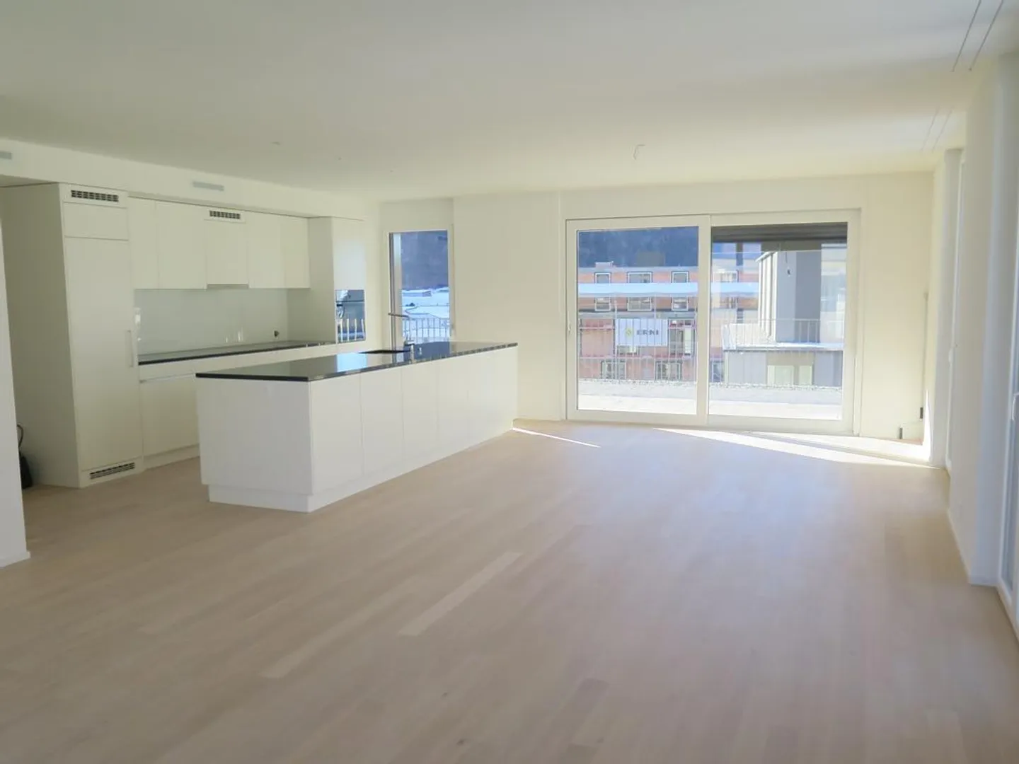Appartement penthouse exclusif de 4½ pièces avec terrasse ensoleillée et vue panoramique - Photo 4 sur 14