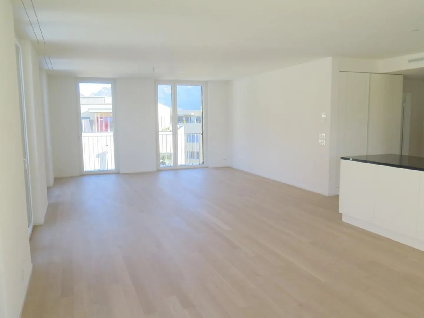Appartement penthouse exclusif de 4½ pièces avec terrasse ensoleillée et vue panoramique - Photo 5 sur 14