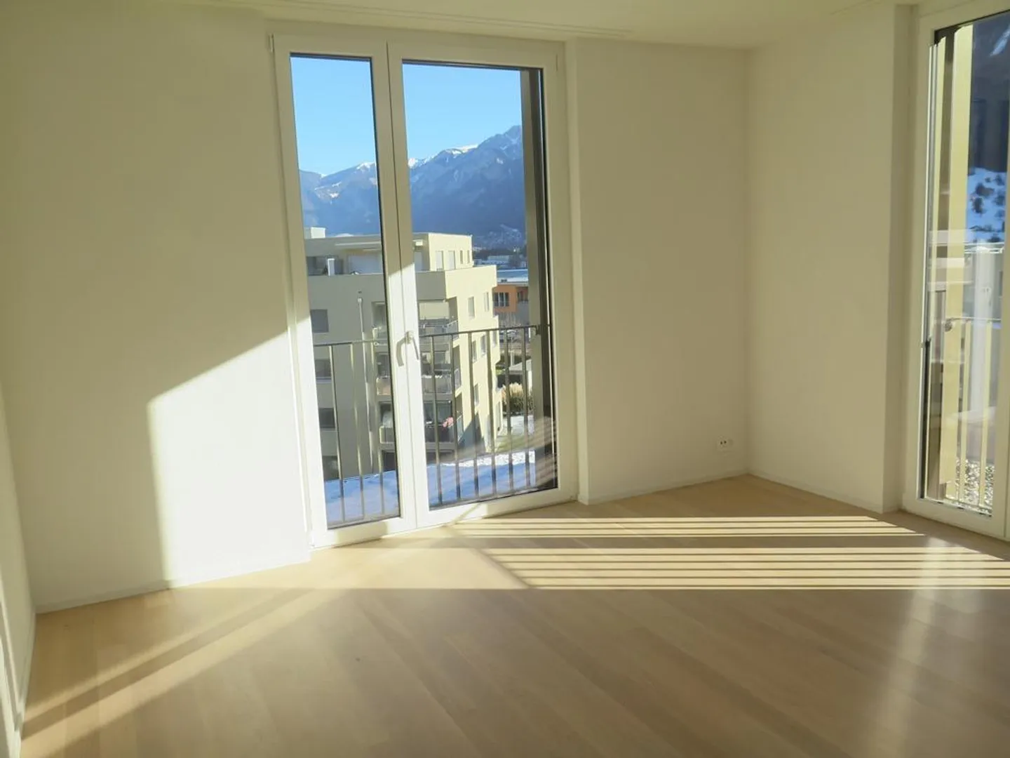 Appartement penthouse exclusif de 4½ pièces avec terrasse ensoleillée et vue panoramique - Photo 7 sur 14