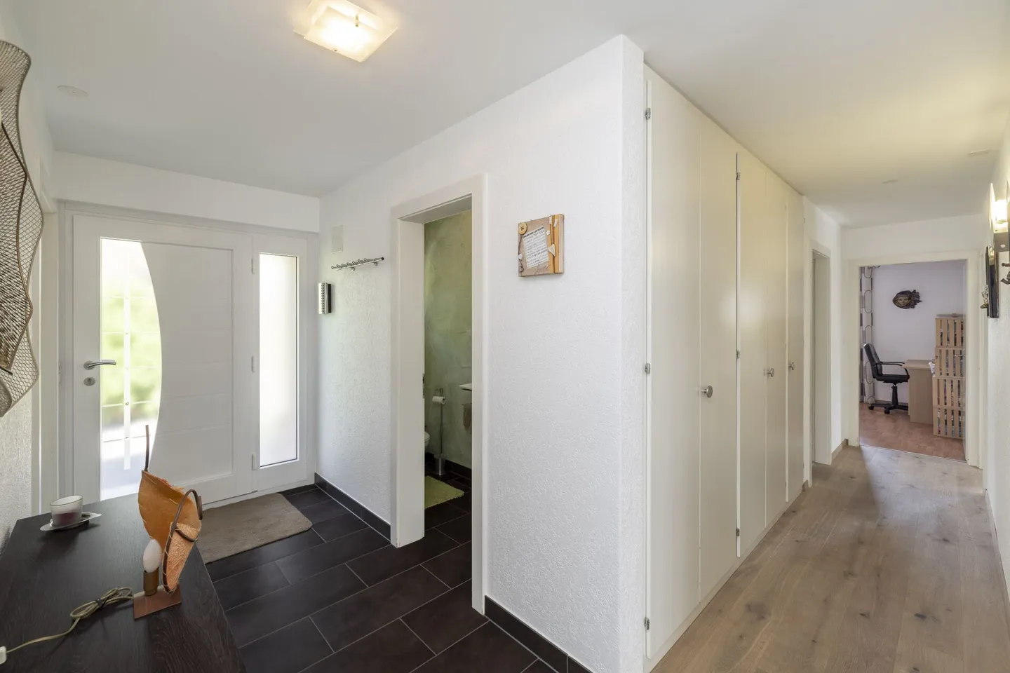 Wunderschöne 6-Zimmer-Villa 1/2 von 297 m2 mit einem wunderschönen Außenbereich - Foto 17 von 33