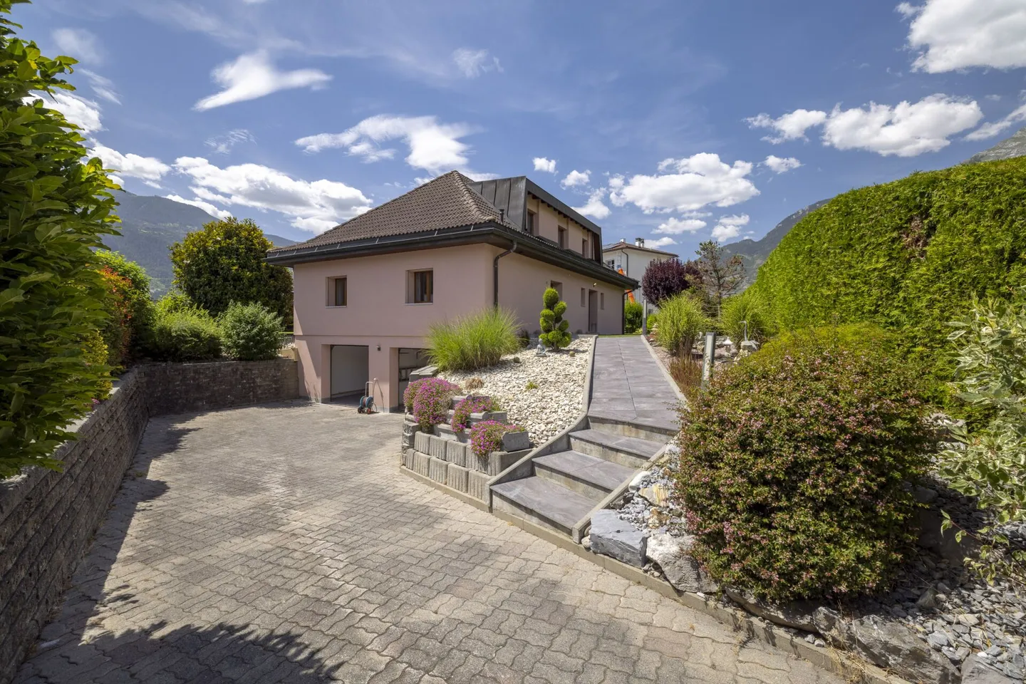 Wunderschöne 6-Zimmer-Villa 1/2 von 297 m2 mit einem wunderschönen Außenbereich - Foto 19 von 33