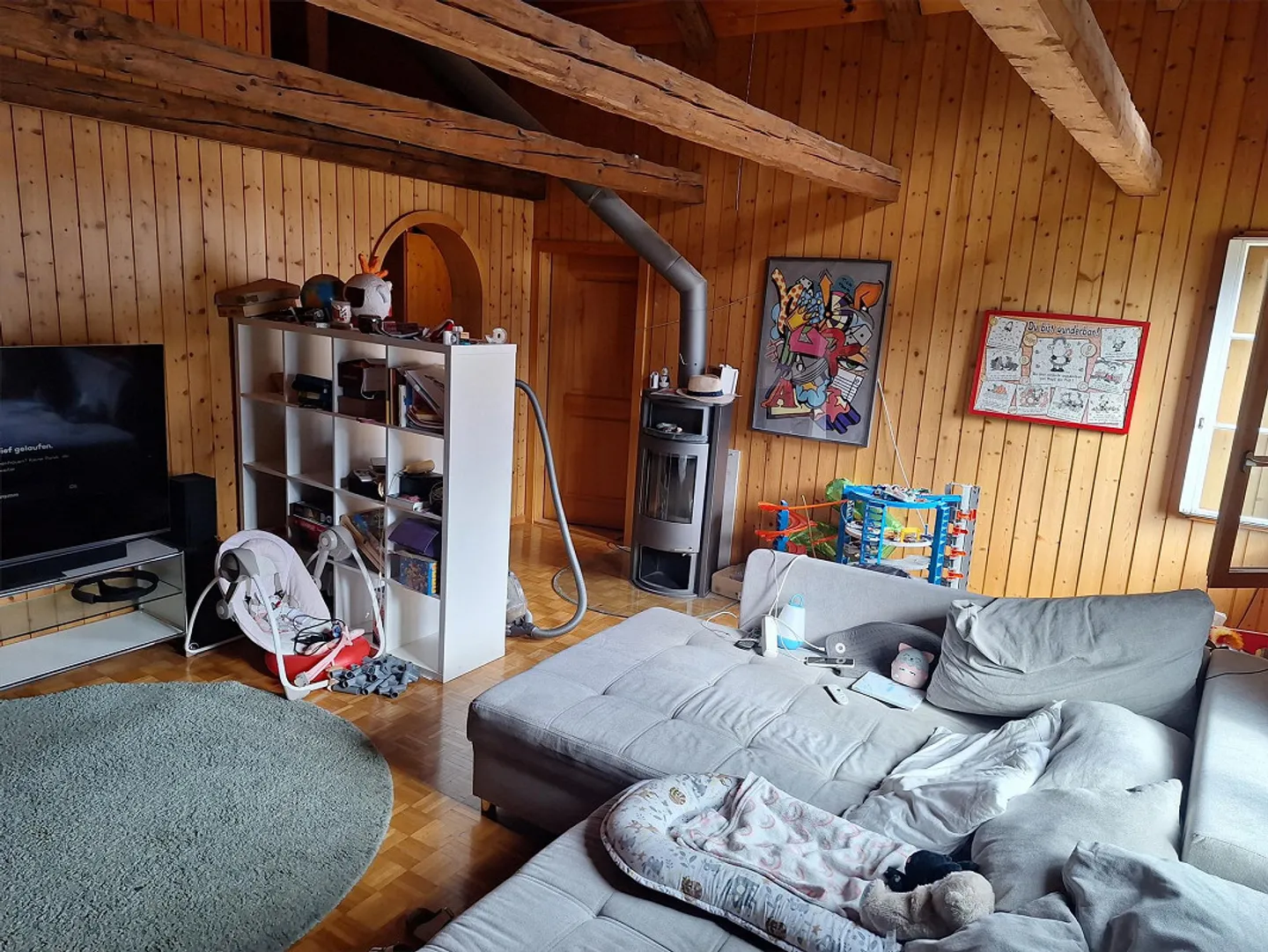 Charming 4-Room Wooden Apartment on the 3rd Floor with Balcony & Nature View - Photo 5 of 8