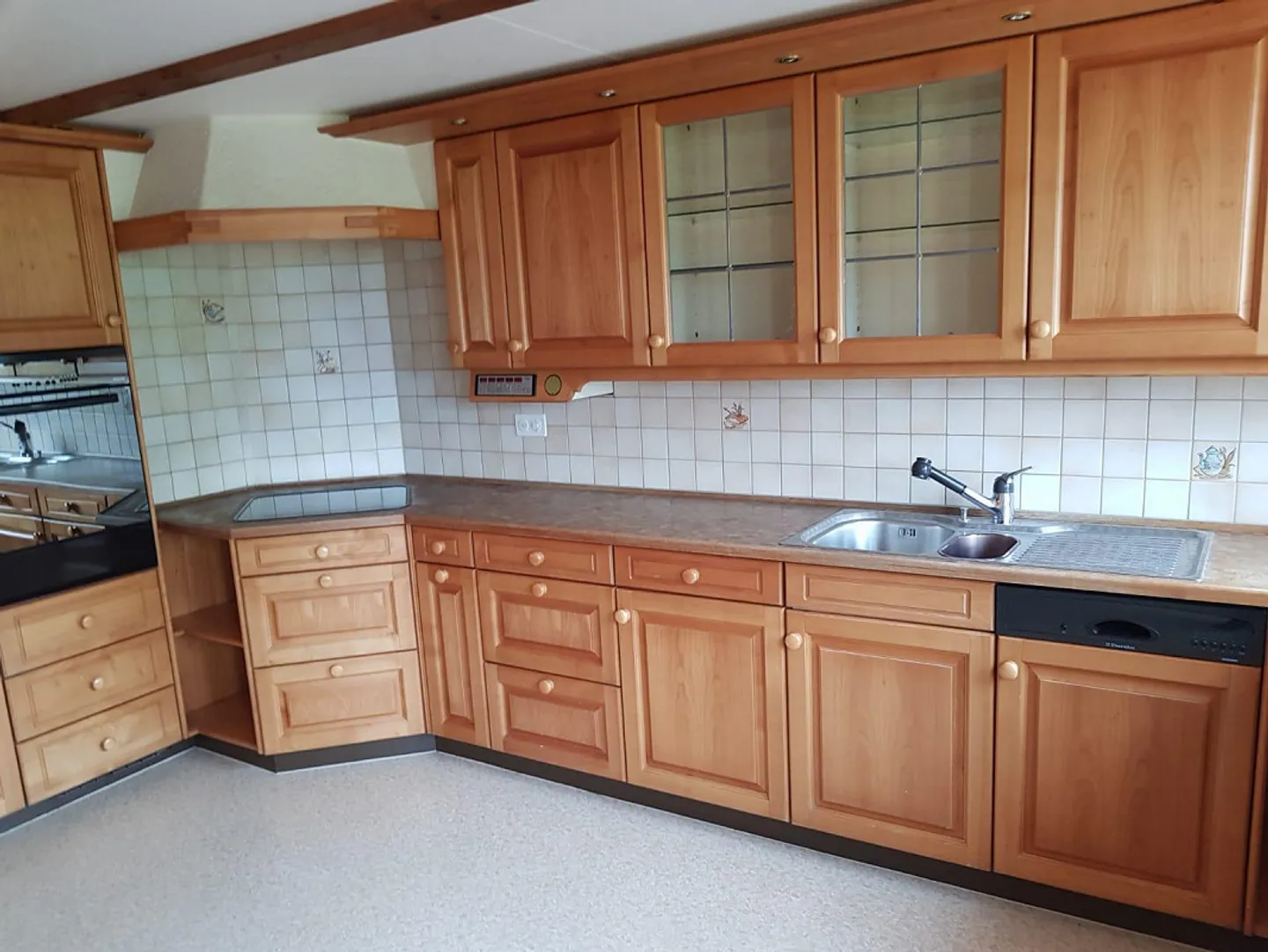 Charming 4-Room Wooden Apartment on the 3rd Floor with Balcony & Nature View - Photo 2 of 8