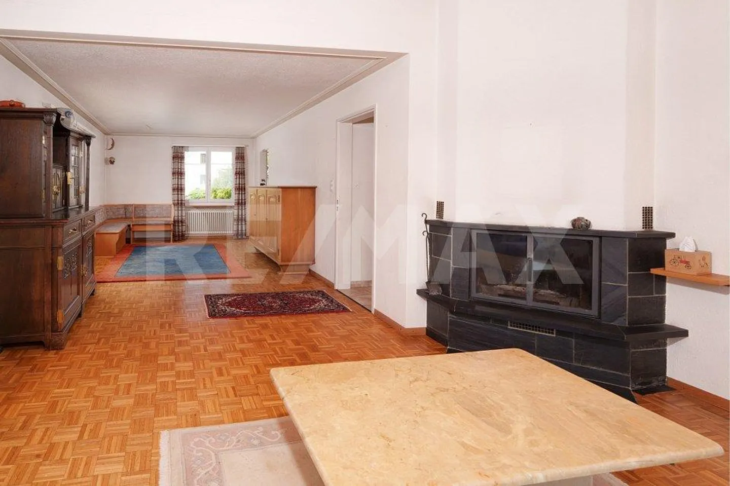 Casa unifamiliare attraente con appartamento separato e terreno di 746m² - Foto 6 di 9