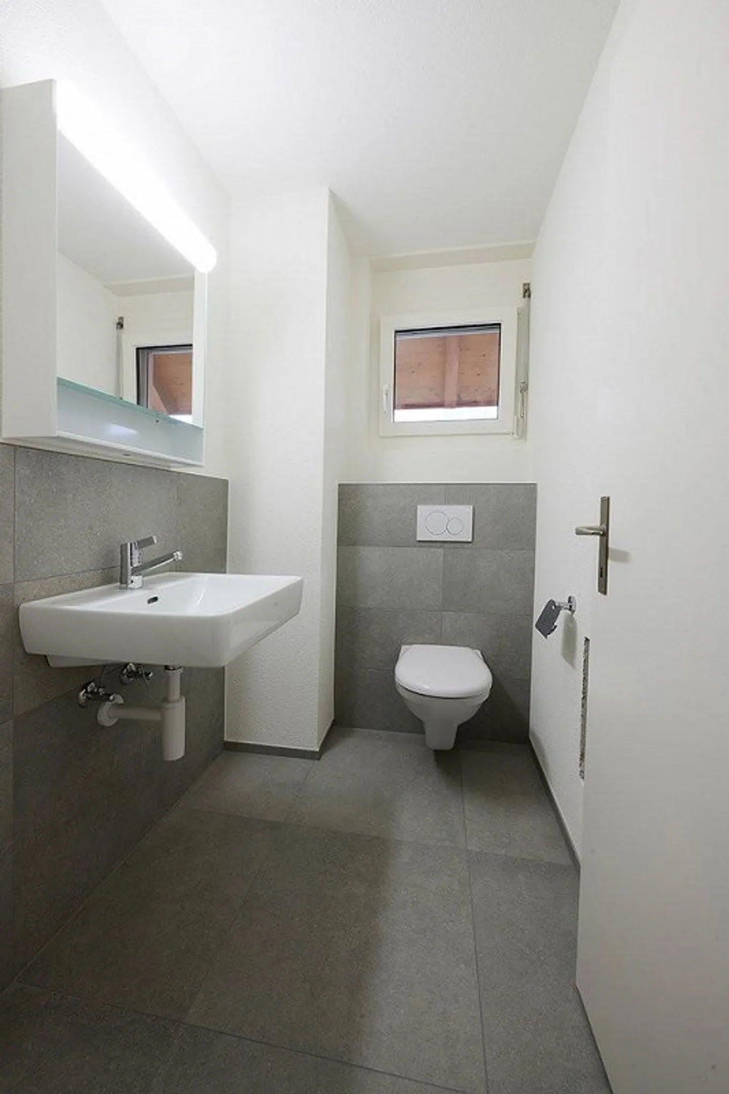 Bellissimo appartamento ristrutturato di 4,5 stanze a Neuengg! - Foto 5 di 12