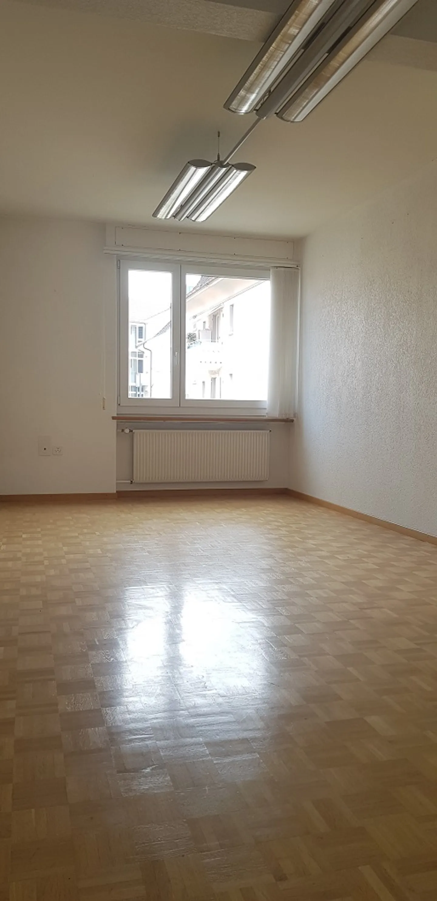 Bureau Spacieux - Photo 7 sur 12