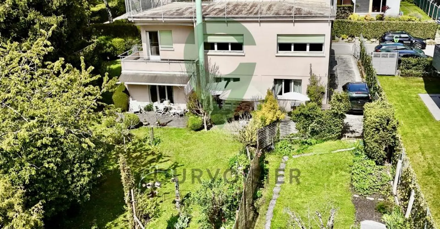Haus mit großem Potenzial, bestehend aus 2 Wohnungen im Herzen von Rolle - Foto 1 von 13