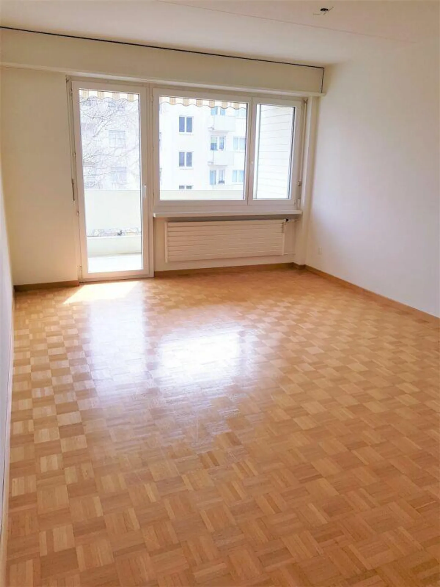 Appartamento spazioso con balcone - Foto 4 di 6