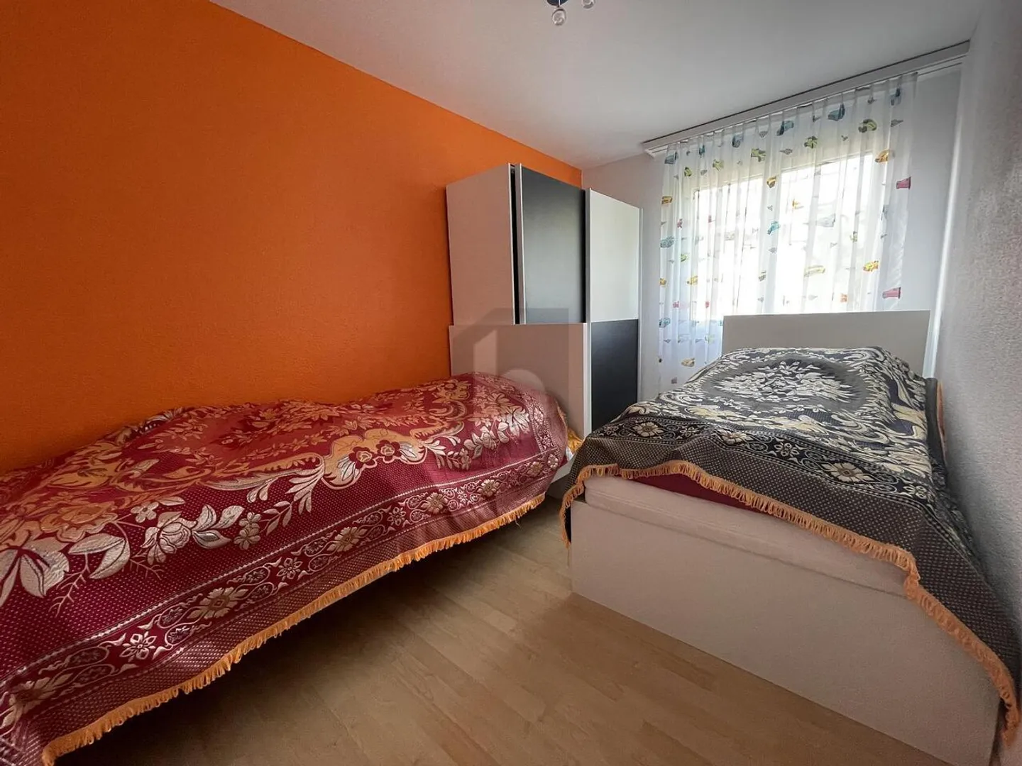 LIGHT-FILLED, SUNNY WITH GARDEN - Photo 4 of 5