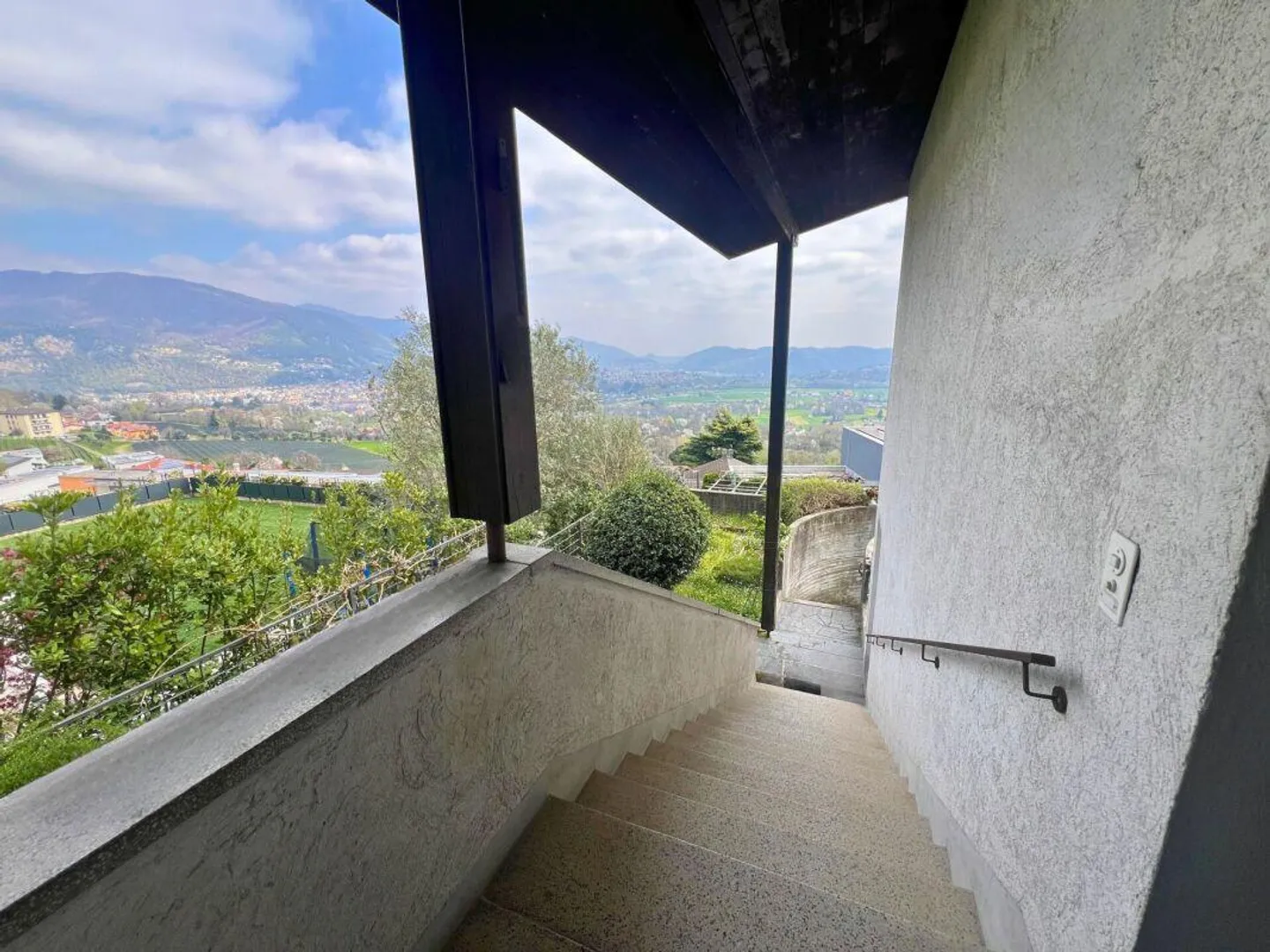 Bella casa con vista panoramica e appartamento attiguo con una camera - Foto 17 di 21