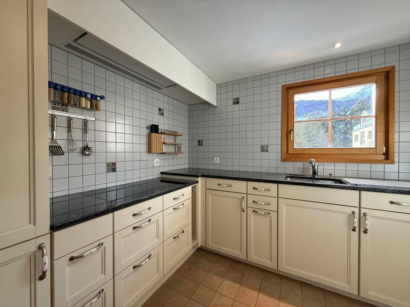 Penthouse Galerie Spacieux dans un Emplacement Calme - Photo 6 sur 7