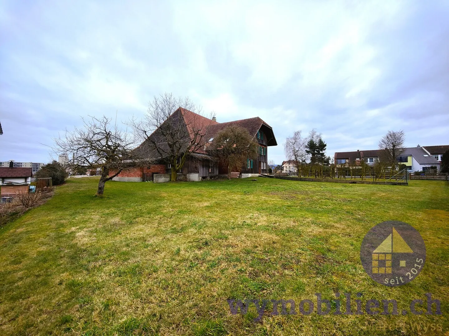 Bauernhaus mit 3 Wohnungen + Ausbaupotenzial! - Foto 3 von 15