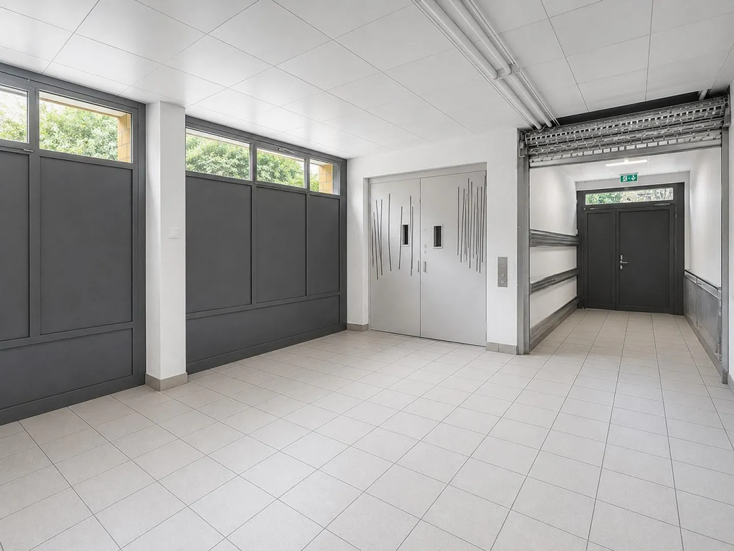 First letting: Generous commercial spaces in a central ground floor location - Photo 4 of 5