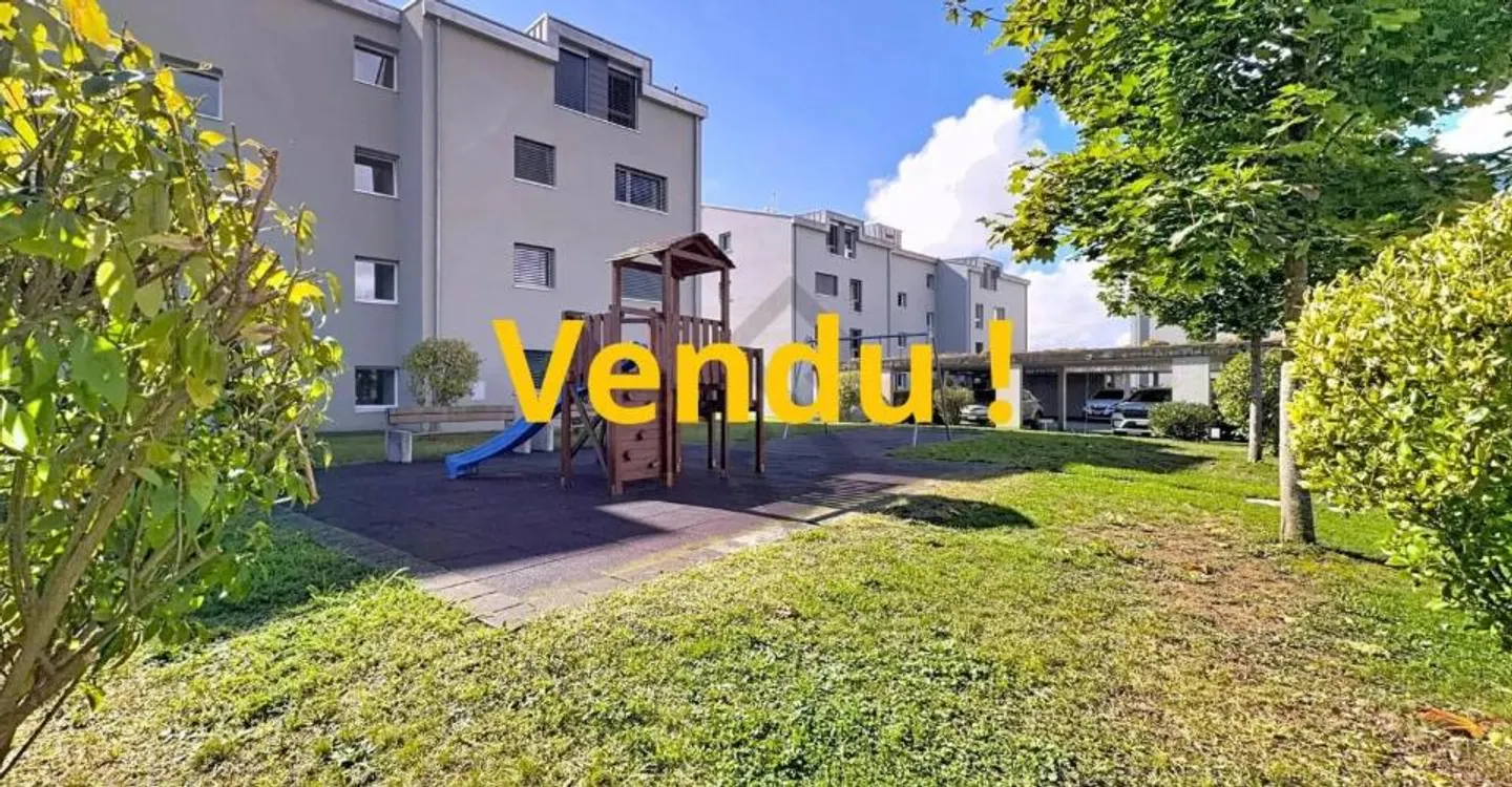 Schöne Dachgeschosswohnung mit 4,5 Zimmern in Fétigny - Foto 1 von 11
