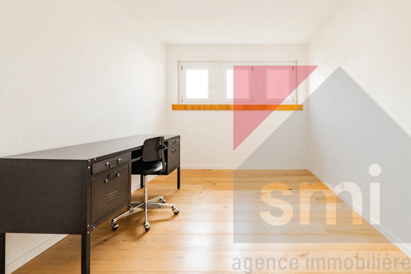 Carefully renovated, charm, unobstructed view and city life just steps away - Photo 9 of 13